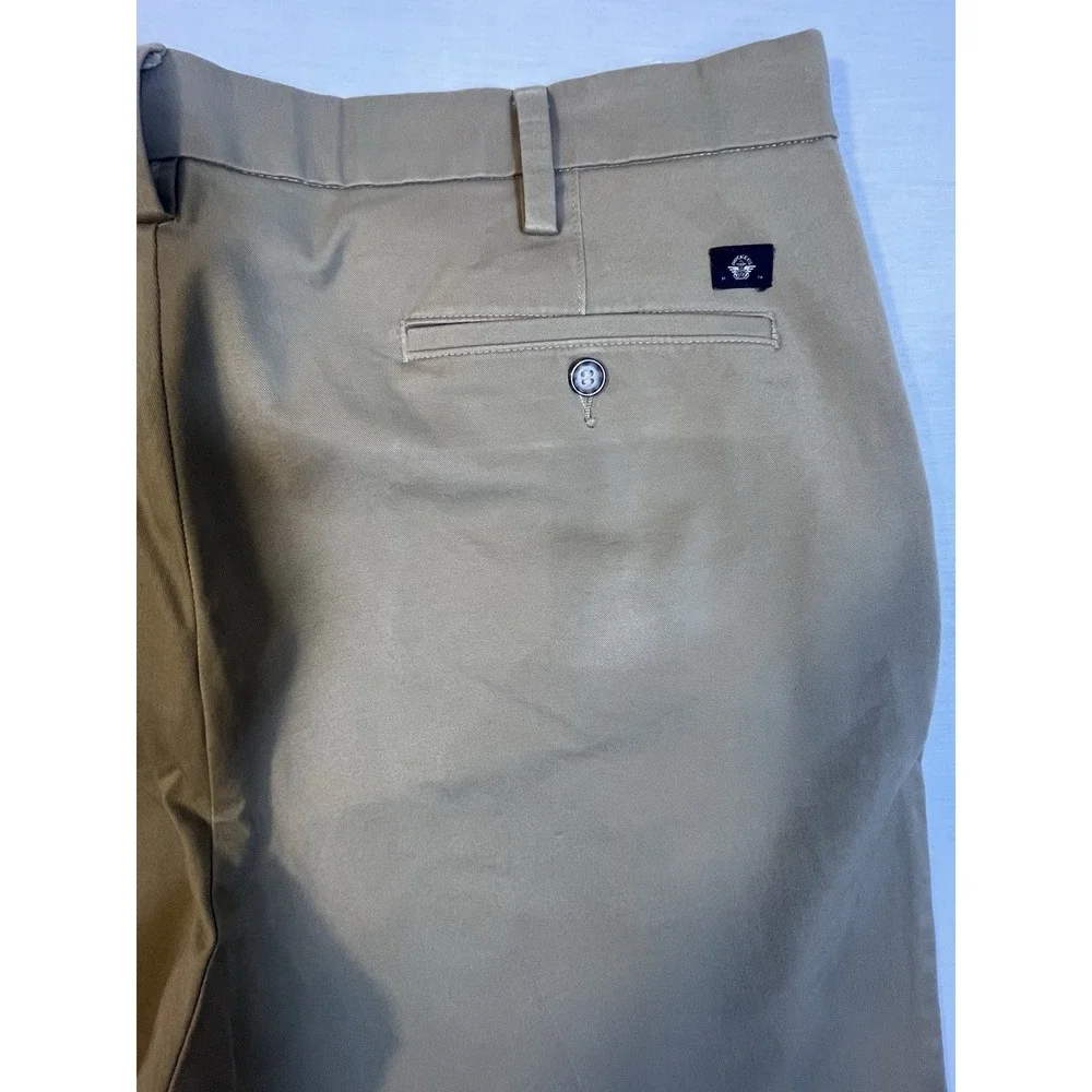 Dockers Workday Khaki Men's 42x30 Classic Fit Stretch Chino Pants Tan Waterless